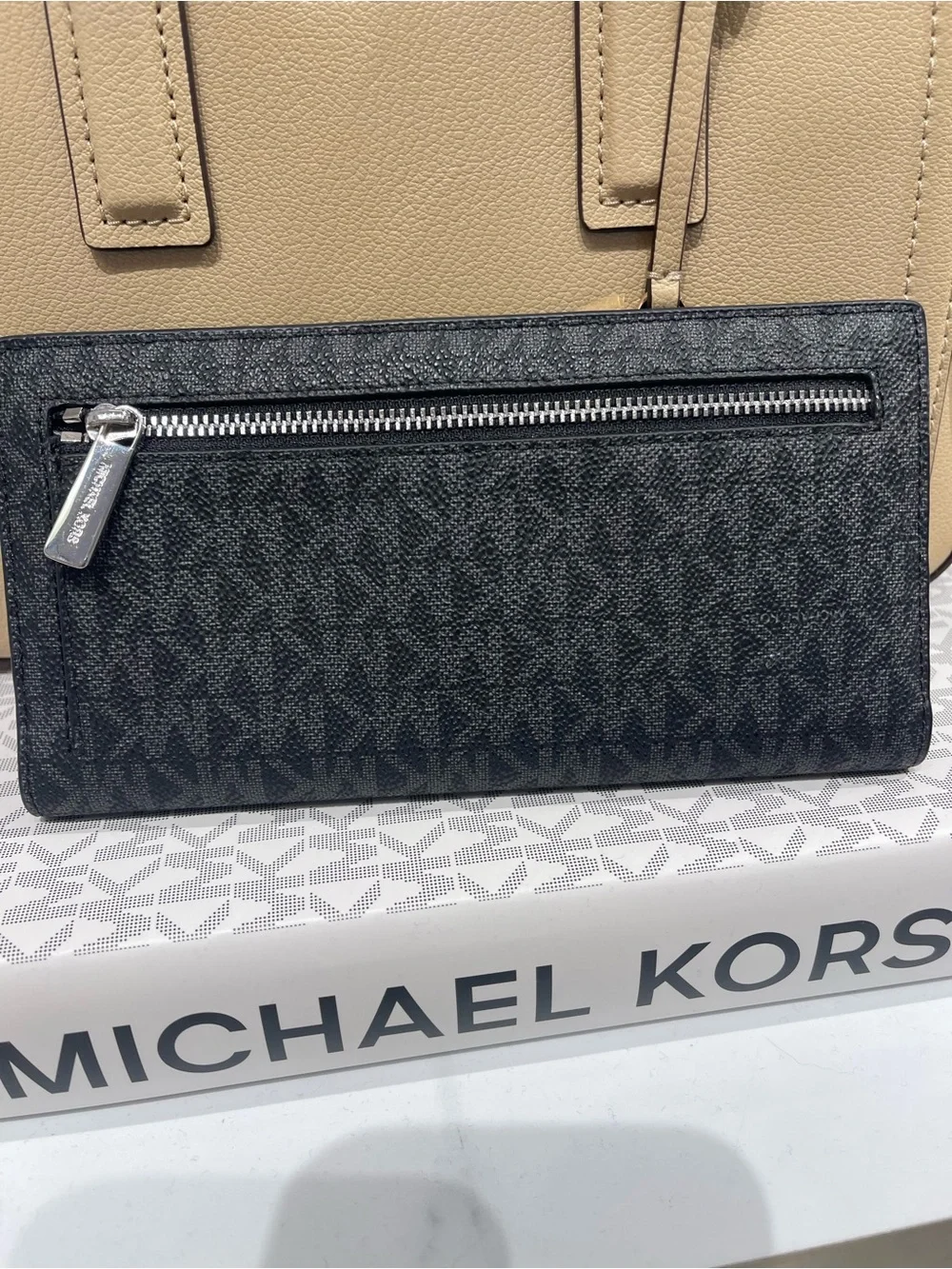 Michael Kors Carson Large Signature Logo Snap Wallet Black/Silver Hardware  NWT